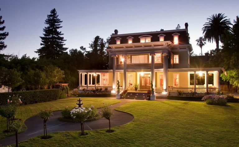 Churchill Manor Bed and Breakfast Image